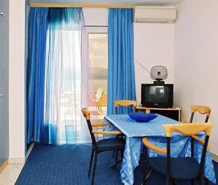 Deak Komarna Apartment
