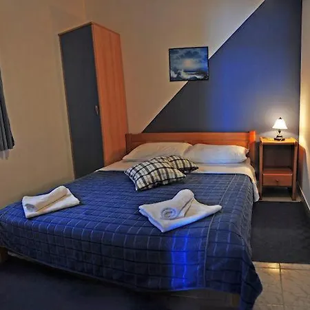 Apartment Deak Komarna Klek