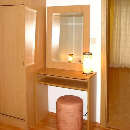 Apartment Deak Komarna Klek