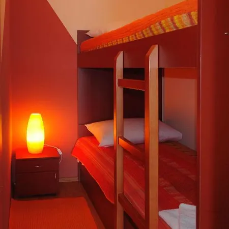 Deak Komarna Apartment