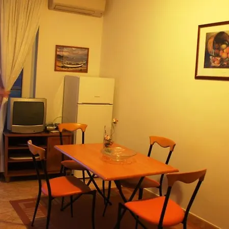 Deak Komarna Apartment Klek