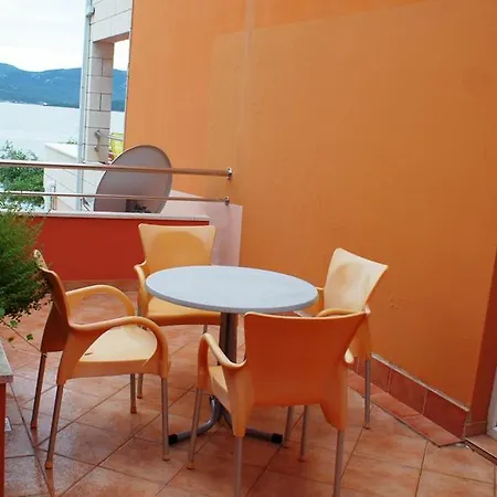 Deak Komarna Apartamento *