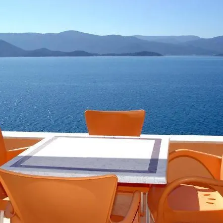 Deak Komarna Apartman *