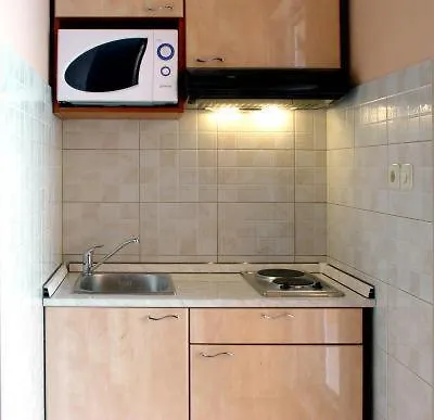 Deak Komarna Apartamento *