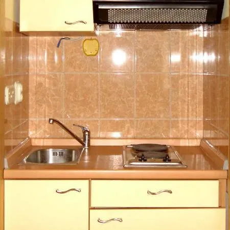 Apartman Deak Komarna *