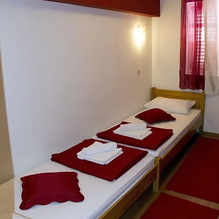 Deak Komarna Apartman